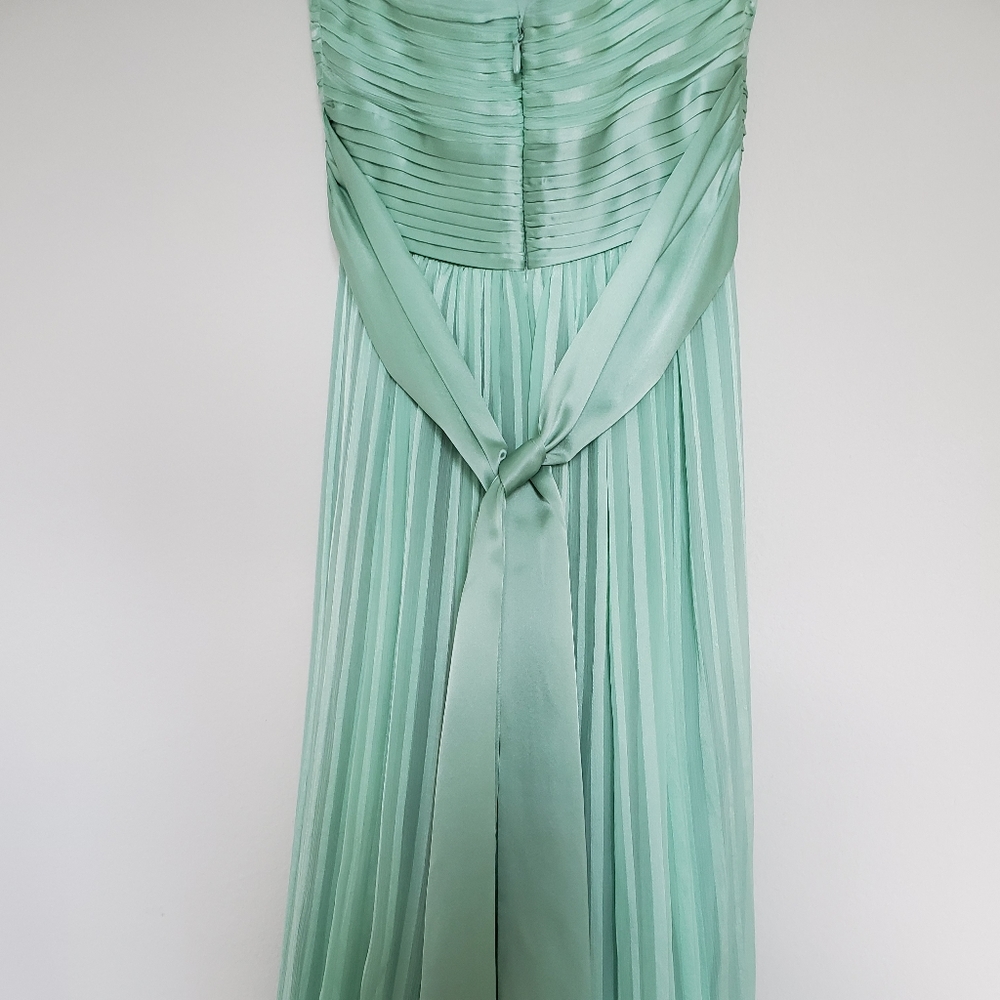 🎈 SOLD 🎈BCBGMaxAzria Alicia Silk Dress in Size 2 - Picture 9 of 12